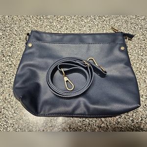 Thirty one relaxed crossbody bag